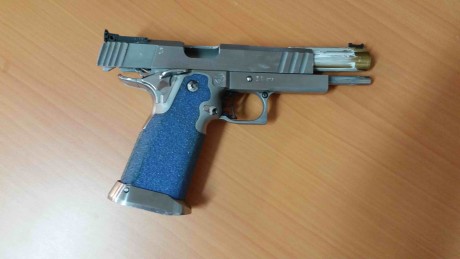 Hola , coloco de parte de un amigo el arma de su mujer Annu Vapannen . Se trata de un arma infinity , 02