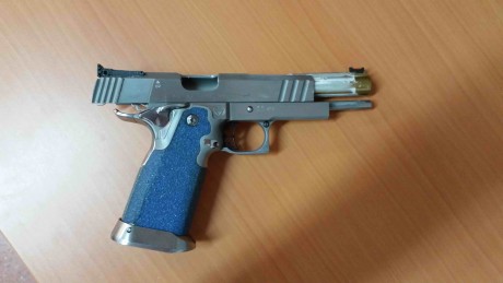 Hola , coloco de parte de un amigo el arma de su mujer Annu Vapannen . Se trata de un arma infinity , 01