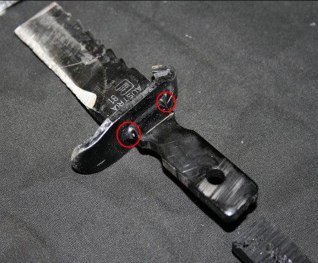 Hola, buenas. He comprado un nuevo cuchillo Glock y veo que los marcajes con el logo de la marca son distintos 50