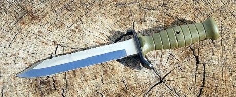 Hola, buenas. He comprado un nuevo cuchillo Glock y veo que los marcajes con el logo de la marca son distintos 40