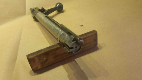 Pues eso, que vendo este Winchester model 70 7mm RM en buen estado con monturas Appel y mira Schimidt 60