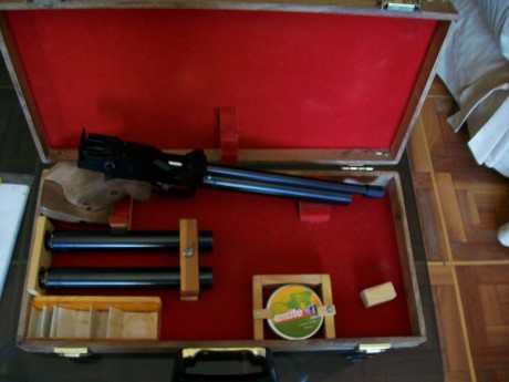 Vendo magnifica pistola de tiro de competición Feinwerkbau, Mod. 2, calibre 4,5/177,
con sistema de tiro 02