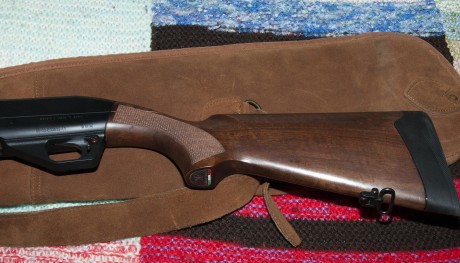 Hola compañeros del foro, tengo en venta una escopeta semiautomatica calibre 12 con apenas 3 años de antiguedad 01