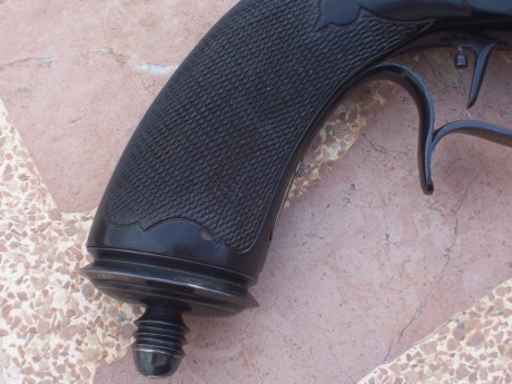 hola atodos

sigue a la venta la pistola 

es siguiente arma
pistola de duelo marca ardesa rochatte aparis 132