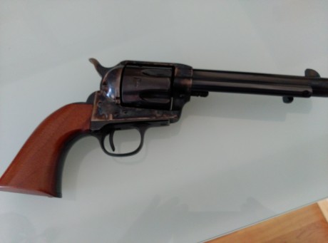 Por no usar y por no ser lo mío las armas cortas, ofrezco para intercambio mi  Uberti Cattleman en 45 11
