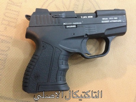 hay dos replicas de la beretta 92 actualmente en mi pais para adquirir.
una es bruni y la otra es ekol 00
