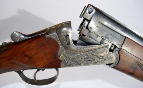 ¡Buenos días compañeros!
Un amigo vende por exceso de armas, esta impecable escopeta de caza superpuesta 00