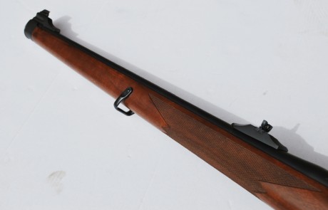 ¡Hola amigos!
Y por último, mi amigo también vende este impecable rifle de cerrojo, marca Ruger de caja 22
