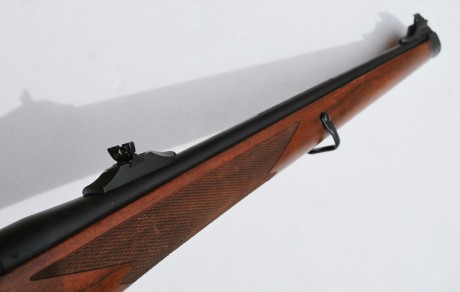 ¡Hola amigos!
Y por último, mi amigo también vende este impecable rifle de cerrojo, marca Ruger de caja 20