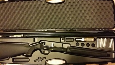 COMPAÑERO VENDE:
Vendo benelli premium plus, sintetica .
 tiene cinco polichoques y su maletín .

 Vendo 02
