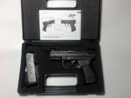 Buenas, 

Vendo una Walther PK380 en calibre 9 corto, pistola ligera y de pequeñas dimensiones, con el 01