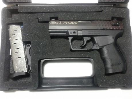 Buenas, 

Vendo una Walther PK380 en calibre 9 corto, pistola ligera y de pequeñas dimensiones, con el 00
