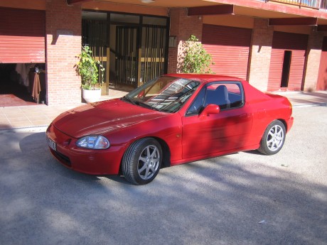 Hola Buenas tardes: Cambio Honda CRX del Sol en buen estado, es descapotable y dos plazas pero tiene un 02