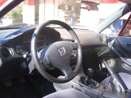 Hola Buenas tardes: Cambio Honda CRX del Sol en buen estado, es descapotable y dos plazas pero tiene un 00