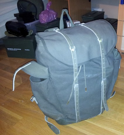 Vendo esta mochila de montaña del ejercito aleman, es la original nada de imitacion chinorri ni marca 20