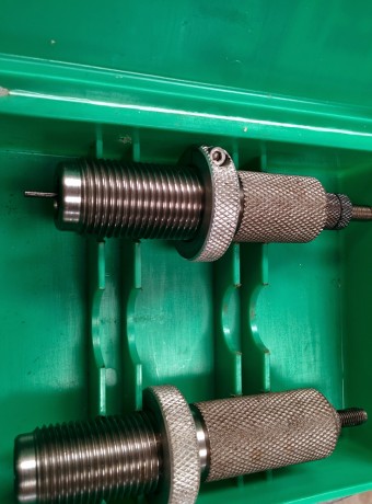 Son para 300wm y 7x64 Brenneke, me venían con la prensa que compre de segunda mano los vendo por 30€ cada 01
