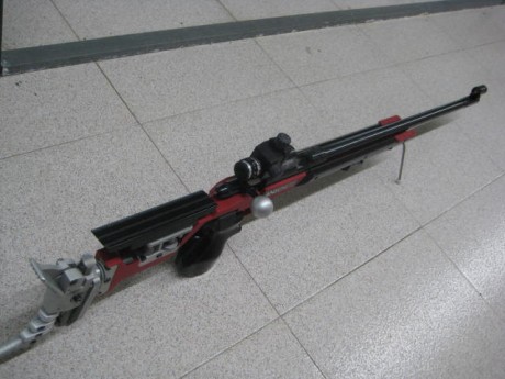 Hola, un amigo vende carabina Anchutz Match mod. 1913, con polarizador, bipode y seta.
Precio 1.600 más 01