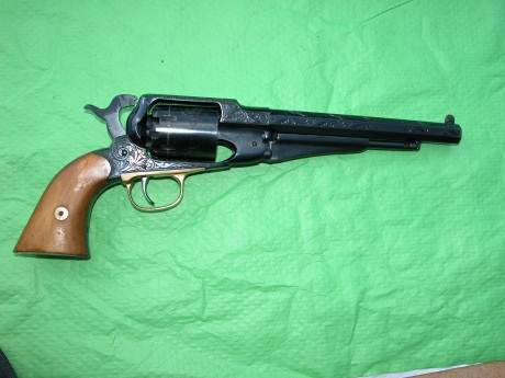 Vendo revolver Santa Barbara New Model Army Modelo II, Cal.44
Magnifico revolver y en muy buen estado, 02