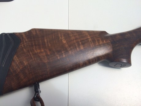 Hola a todos..
un amigo me pide que le anuncie este rifle para su venta...
Un Argo en 3006 como podeís 01