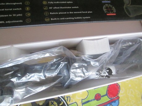 Vendo este magnífico visor ,10x40x52 ,completamente nuevo,solo sacado de la caja,lo vendo por que tengo 02