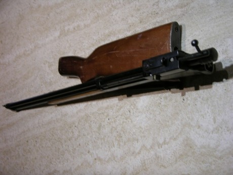 COLECCIONISTA, RIFLE REPETIDOR CROSMAN 102 BOMBA TIJERA; CALIBRE .22

Es un rifle repetidor de 10 disparos 01