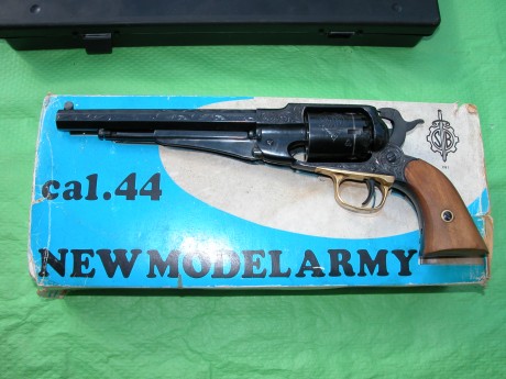 Vendo revolver Santa Bárbara New Model Army Modelo II, Cal.44
Magnifico revolver y en muy buen estado, 11