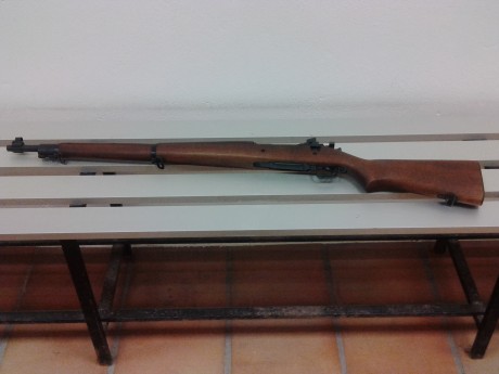Un compañero pone a la venta este rifle fabricado por REMIGTON  en 1943 estado impecable , disparador 10