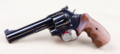 Hola a todos, estoy decidido en adquirir un revólver Smith & Wesson de munición 357 Magnum, he estado 110