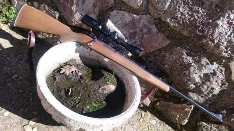 Hola muy buenas compañeros. Se vende rifle de cerrojo Kettner en 30.06, el rifle está muy bien de todo 00