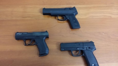 Hola de nuevo.

Vendida la CP99, quedan las otras dos.

Pongo a la venta este dúo de pistolas de 4,5. 01