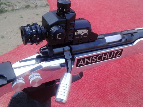 Un compañero me pide que ponga a la venta esta Carabina ANSCHUTZ 1913 SUPER MATCH , guiada hace seis meses,dispone 12