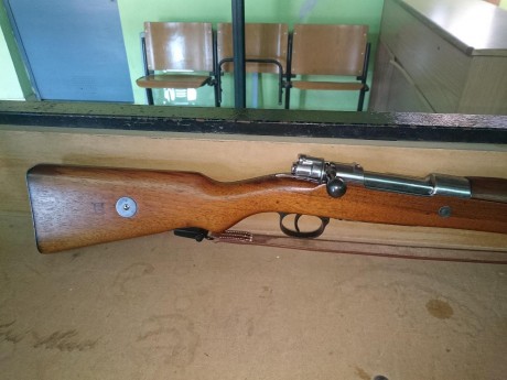 Un primo vende este fusil, Mauser, modelo 1908, calibre 7X57, fábrica de Oberndorf, fabricado para el 02