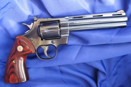 Resevado a FSANJURJO magnífico Colt Python, cal. .357 / .38 Spcl., de 6" en acabado pavón brillante 01