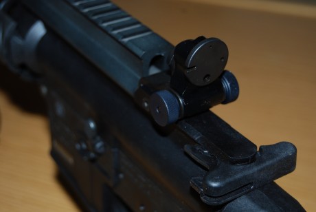 VENDIDA      Vendo Smith & Wesson MP15-22 

        SE PUDE CERRAR

Precio  550€ . Portes, si los 11