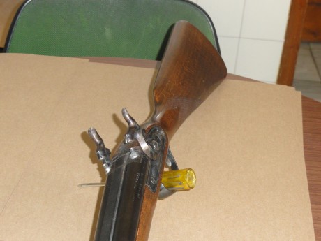 Un compañero del tiro, me ha pedido que le ponga a la venta esta escopeta de avancarga (No de cartuchos 01