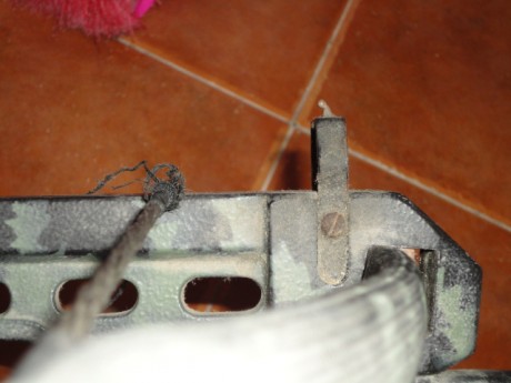 Hola, un amigo me ha traido una ballesta para que podais ayudarle,no se que marca o modelo es pero cada 00