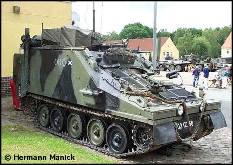 Como comente en el post sobre los M113 alemanes, que luego continuo con la familia Puma, en este caso, 42