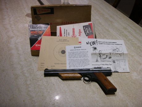 COLECCIONISTA, aquí tienes la posibilidad de poseer una pistola de aire CROSMAN 130, 8"/.22 ; 1ª 02