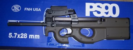 Hola a todos.

en un principio y si no me equivoco  el modelo  : FN PS90 
por sus  caracteristicas 140