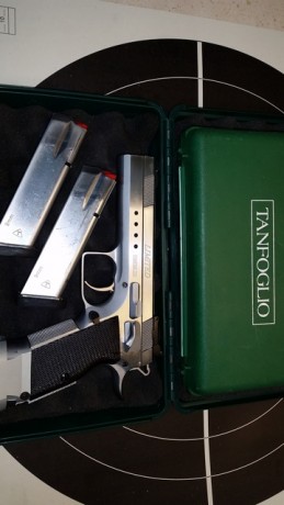 VENDO Pistola Tanfoglio Limited 9PB.
INCLUYE:

Kit del 22LR original. 
Equipo de recarga LEE de tres estaciones 31