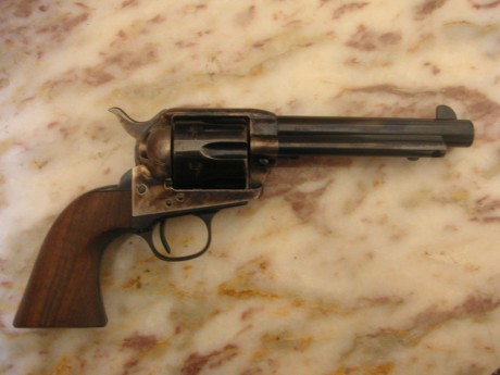 Hola. Vendo revolver calibre 45lc o lo cambio por escopeta de avancarga en calibre 12.
Solo pido 350 euros 00