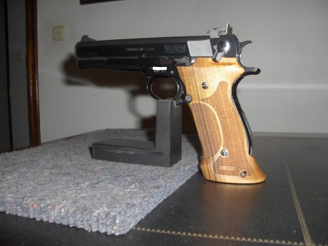 Hola: Cambiaría cachas Nill para S&W 952 o S&W 52-2 por cachas semianatómicas o no anatómicas 01
