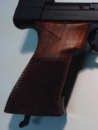 Hola: Cambiaría cachas Nill para S&W 952 o S&W 52-2 por cachas semianatómicas o no anatómicas 11