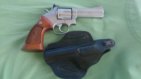 Vendo revolver Smith and Wesson 357 magnum, 4 pulgadas, por abandonar el tiro.
Dispara 38. Está nuevo, 00