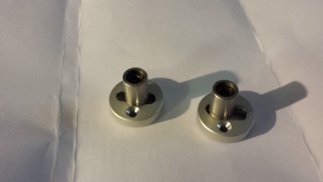 ¿Alguien sabe donde se puede comprar el mecanismo para instalar yo mismo un lomo regulable en altura?

Sería 10