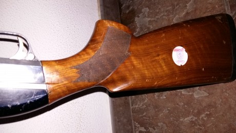 en venta escopeta BREDA MOD. ASTROLUX, calibre 12, semiautomática, algunos roces en pavón y maderas, de 11