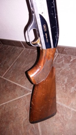 en venta escopeta BREDA MOD. ASTROLUX, calibre 12, semiautomática, algunos roces en pavón y maderas, de 10