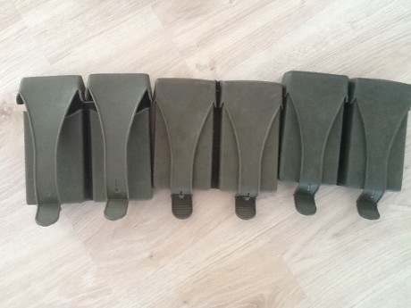 Bueno pues después de una mudanza aparecen cosas que sobran y pongo en cambio por algo:
-- 3 fundas dobles 01
