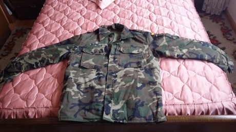 vendo chaqueta y pantalon acolchados nuevos a estrenar , talla 2 mediana , uniformidad de invierno para 00