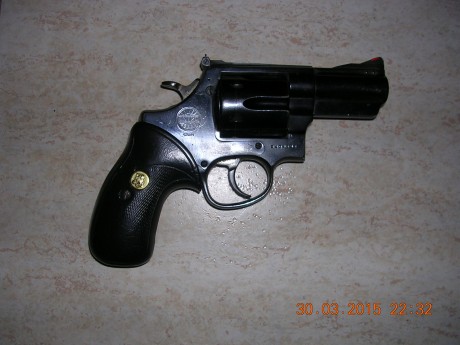 Hola a todos, busco revolver ASTRA TERMINATOR calibre 44 Magnum en buen estado para guiarlo en A, si alguien 100